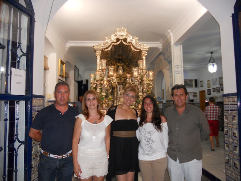 El Presidente de la Hermandad del Rocío de Gibraleón, Francisco Fernández y la Hermana Mayor, Rocío Fernández, junto a nuestro Presidente Pedro Jesús Álvarez y las Hermanas Mayores de Isla Cristina, Carmen Prieto y Sara Cáceres