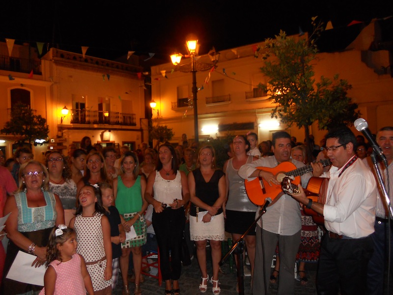 La Peña La Manuela interpretando la Salve