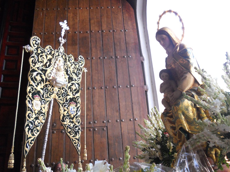 Distintos momentos del encuentro entre las dos imágenes