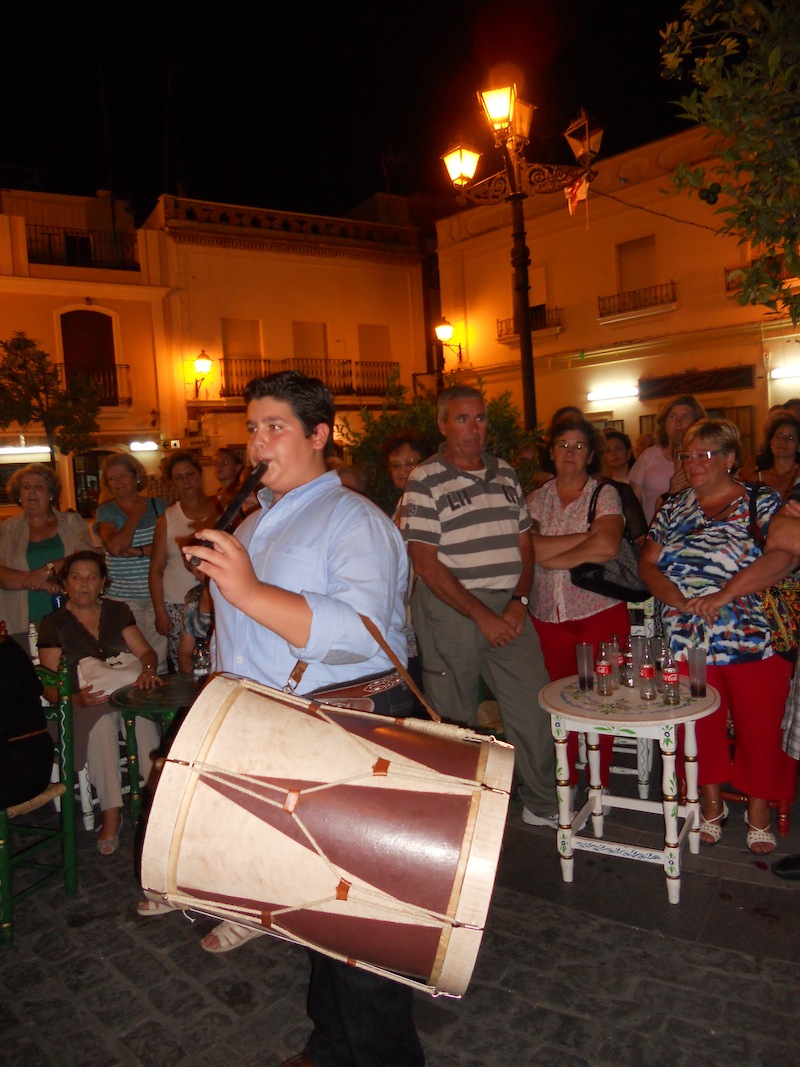 Jesús Cárdenas, Tamborilero, interpretando la Salve