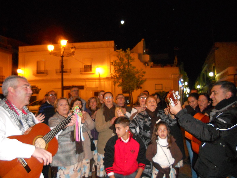 El Coro de Campanilleros de ARATI cantando villancicos