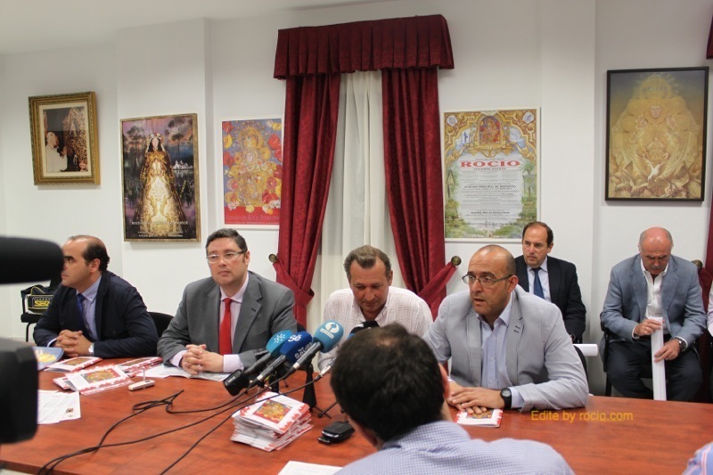 El Delegado de Prensa Sr. Mondaca dando algunas explicaciones