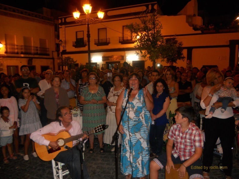 Un momento del canto de la Salve