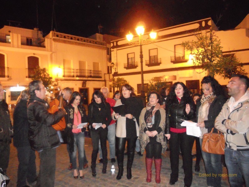 osé María de Lepe dirigiendo a su Escuela de Canto mientras interpretaban la Salve