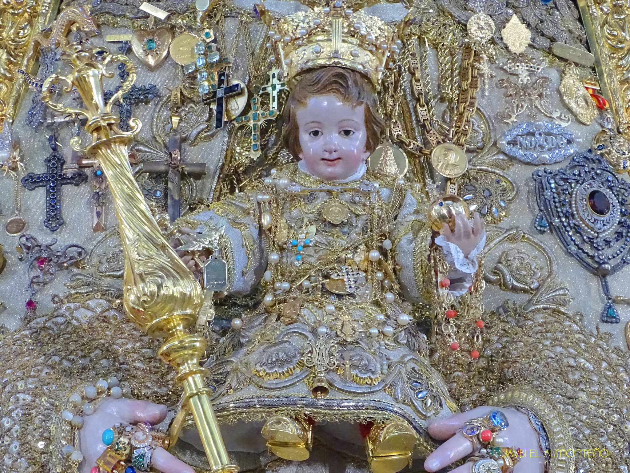 virgen preparada en las andas procesion rocio 2024 2