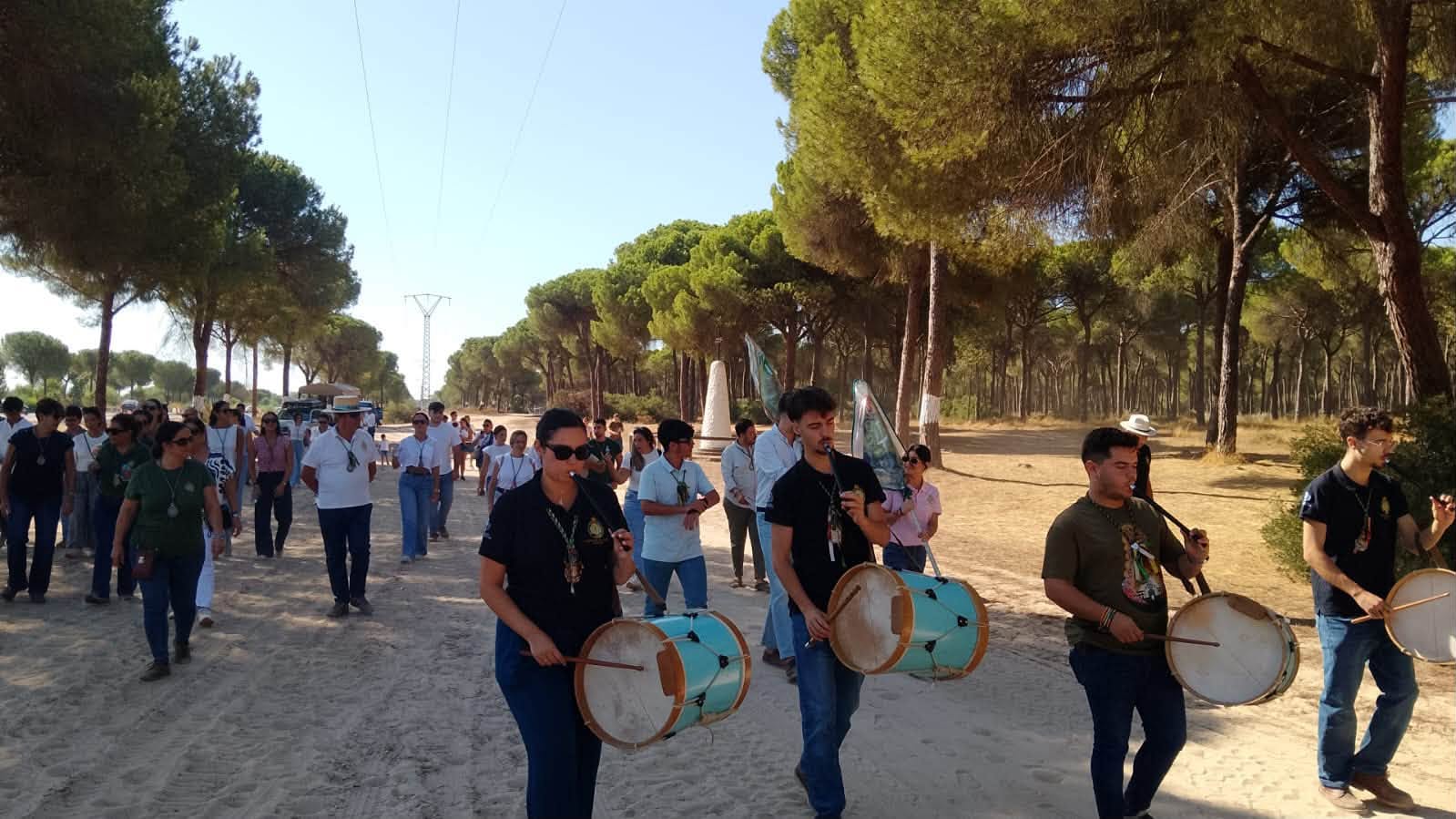 Peregrinación de Huelva durante la Romería del Rocío de 2026