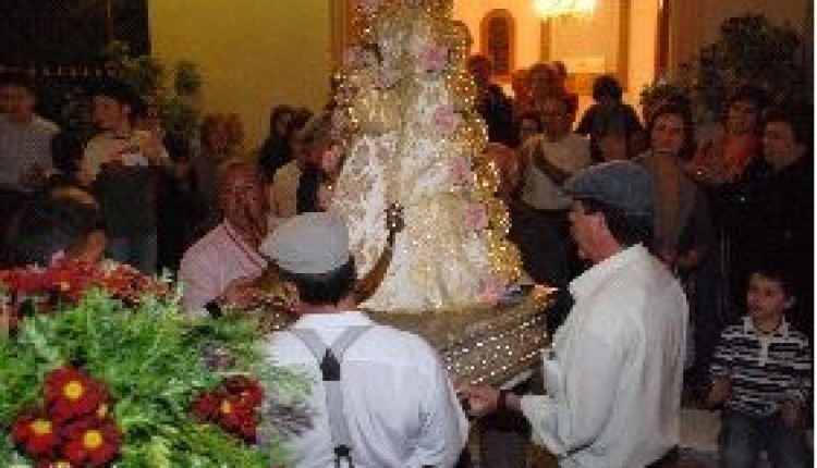 MURCIA – La Virgen del Rocío irá mañana en Romería con jinetes y carro por El Raal