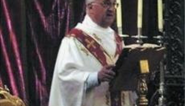 Bodas de oro de un cura rociero