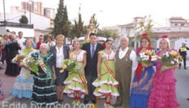 Benidorm –  Centenares de «romeros»  participan en el  «Rocío Chico» de Benidorm