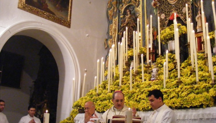 Gines: el nuevo Arzobispo Coadjutor, Monseñor Juan José Asenjo, predicó en la Novena de la Virgen del Rocío