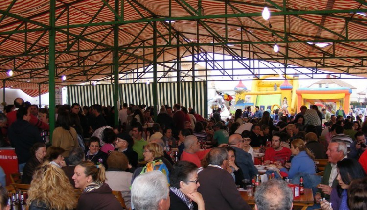 La Perolá unió tradición, gastronomía y turismo a beneficio de las tradicionales carretas de Gines