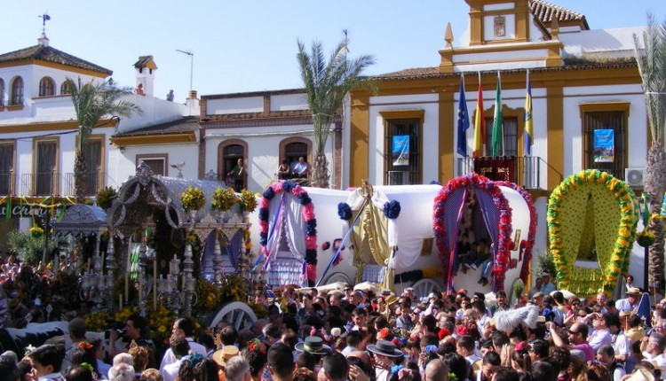 Gines vivió una esplendorosa Salida de las Carretas al Rocío, Fiesta de Interés Turístico de Andalucía