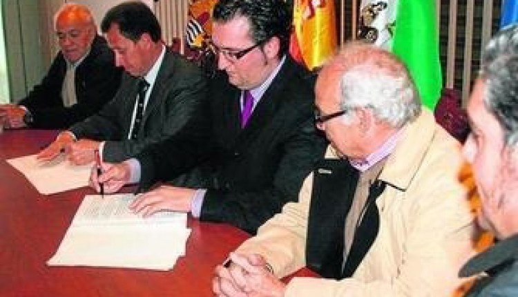 Hermandad de Nuestra Señora del Rocío de Chiclana – El Ayuntamiento cede un solar para la casa de hermandad