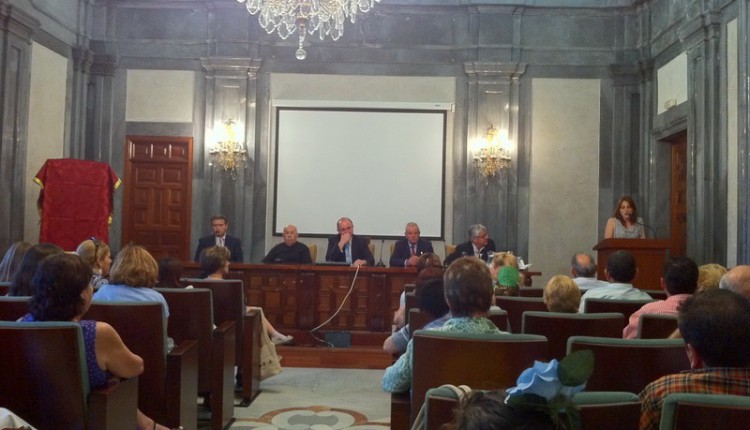 PRESENTACIÓN DEL CARTEL DEL ROCÍO DE GINES Y RECORRIDO DE LAS “CARRETAS CHICAS” POR EL CENTRO DE SEVILLA