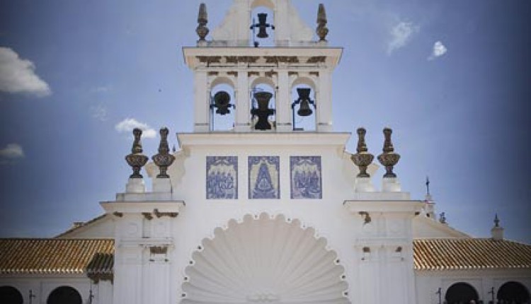 Hermandad de Huelva – Entrega por parte del Centro Penitenciario de Huelva de una maqueta del Santuario