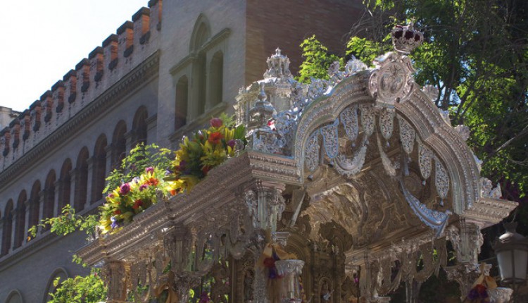 Hermandad de La Macarena – Rocío – Puede no pasar por la Raya Real