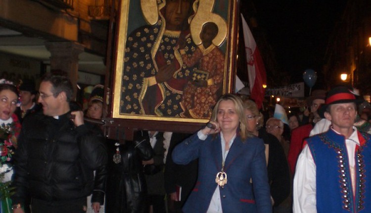Hermandad de Alcalá de Henares – Bienvenida a la Virgen peregrina de Czestochowa