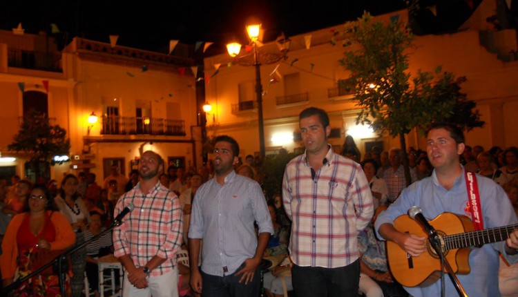 Hermandad de Isla Cristina – AROMAS DE LA ROCINA ROMPE EL SILENCIO DE LA PLAZOLETA