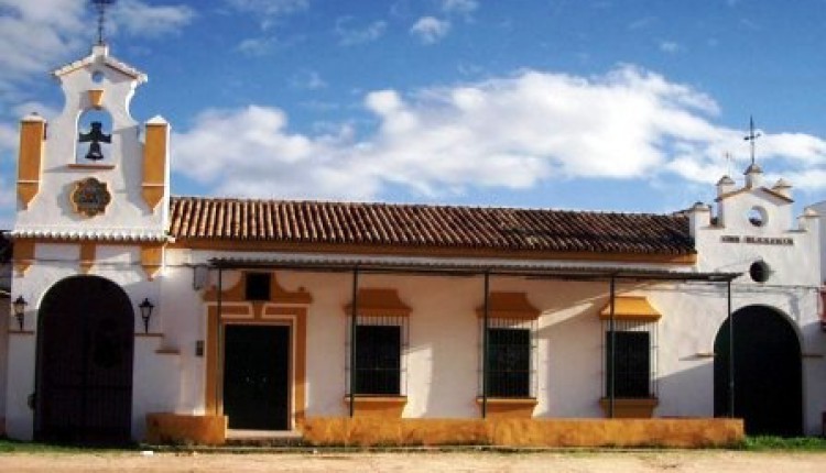 Hermandad de Dos Hermanas  – la Junta de Gobierno ha decidido abrir su Casa Hermandad en el Rocío a sus hermanos