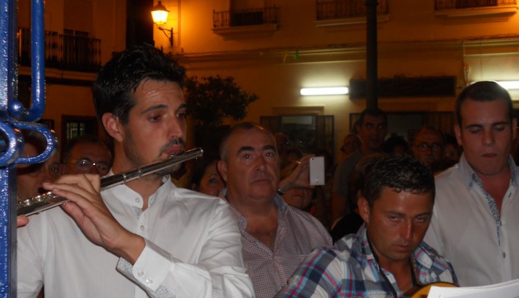 Hermandad de Isla Cristina – EL CORO DE LA HERMANDAD DE LA VIRGEN DEL MAR CANTA LA SALVE