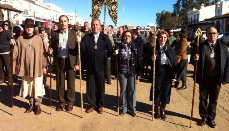 ISLA CRISTINA SE ILUMINA ANTE LA MADRE DE LOS ROCIEROS