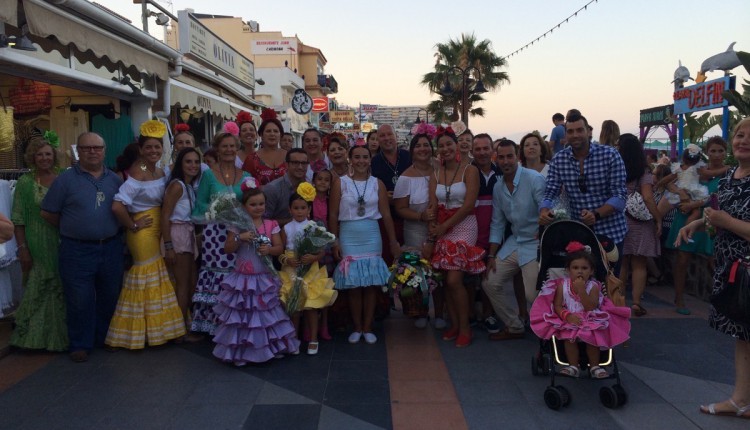Hermandad de Torremolinos – Los Rocieros de Torremolinos con su Patrona, la Virgen del Carmen