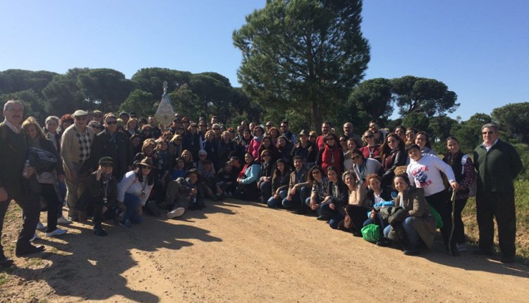 Hermandad de Torremolinos – Más de un centenar de Torremolinenses acompañan a su Hermandad del Rocío hasta la Aldea Almonteña