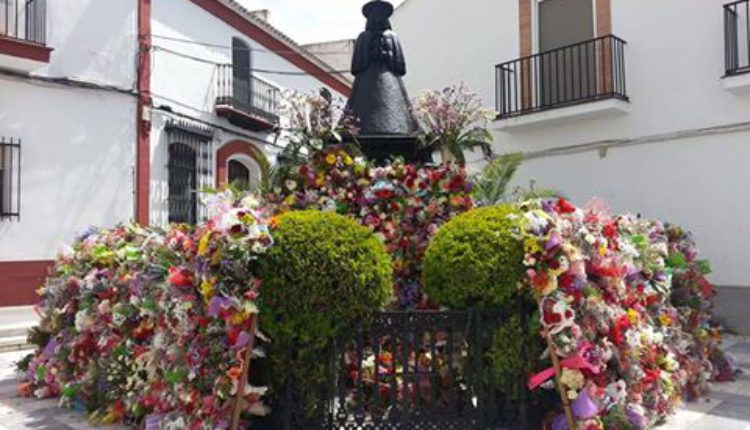 Ofrenda Floral de los Niños Almonteños a su Madre, la Virgen del Rocío