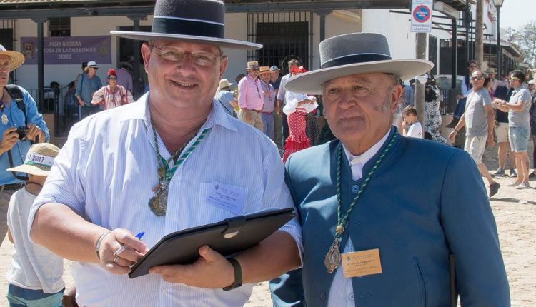 Hermandad de Antequera – D. JOSÉ MANUEL PÉREZ MARTÍNEZ y D. MANUEL ROMERO TRIVIÑO como Pregoneros del Rocío 2018