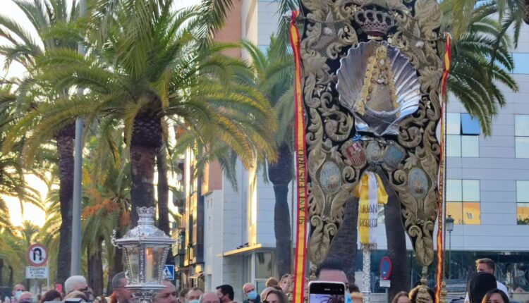 Emigrantes llena de Rocío Huelva en el inicio de la celebración de su cincuentenario