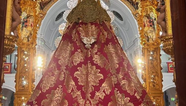Hermandad de Rociana – Paloma de plata para Ntra. Sra.  La Virgen del Rocío