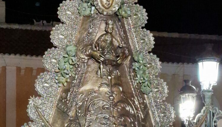 El viernes 5 de mayo se bendijo en Trigueros el monumento a la Santísima Virgen del Rocío