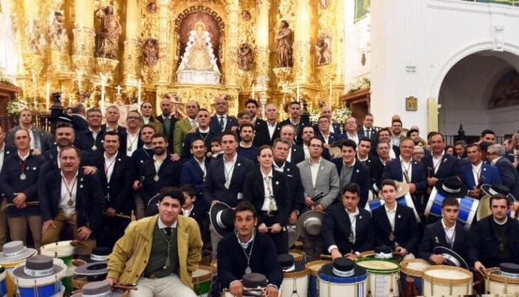 Asociación de tamborileros de Andalucía – Un azulejo conmemora su primera misa anual