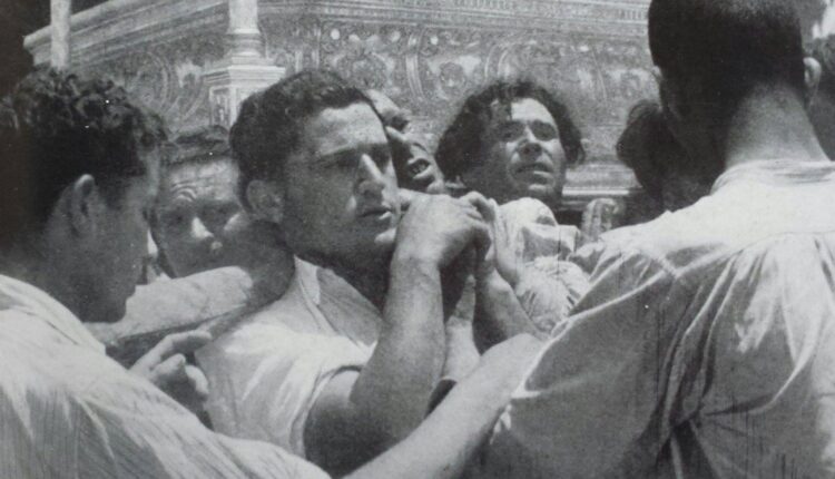 Una insólita procesión de la Virgen del Rocío en Cádiz en 1938 por Javier Coronel